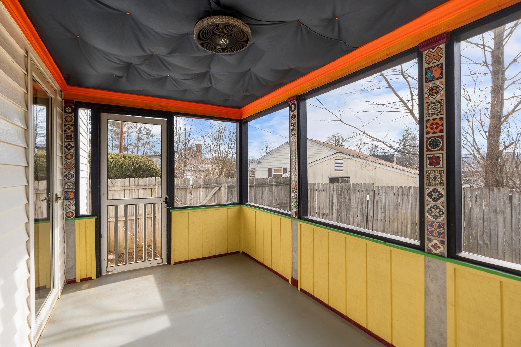 315 DUPONT CIR, WAYNESBORO, Virginia 22980, 3 Bedrooms Bedrooms, ,1 BathroomBathrooms,Residential,315 DUPONT CIR,672420 MLS # 672420