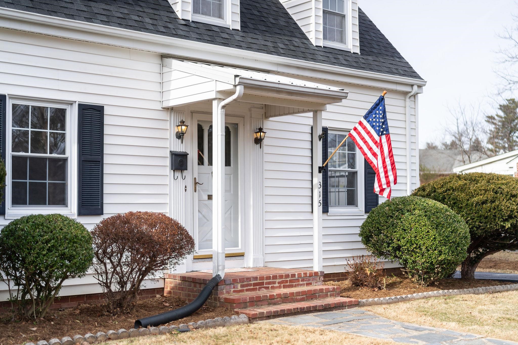 315 DUPONT CIR, WAYNESBORO, Virginia 22980, 3 Bedrooms Bedrooms, ,1 BathroomBathrooms,Residential,315 DUPONT CIR,672420 MLS # 672420