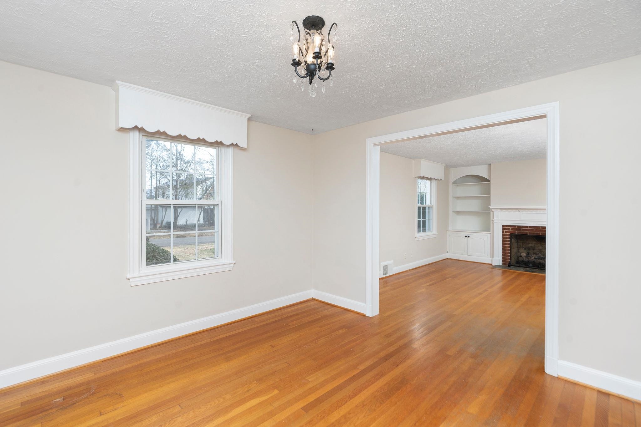 315 DUPONT CIR, WAYNESBORO, Virginia 22980, 3 Bedrooms Bedrooms, ,1 BathroomBathrooms,Residential,315 DUPONT CIR,672420 MLS # 672420