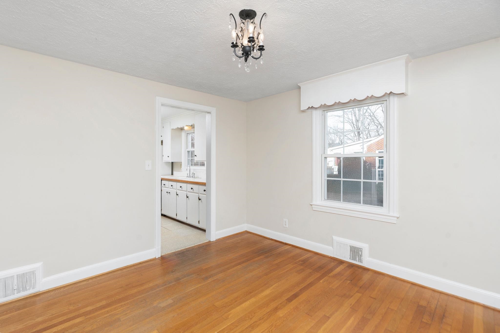 315 DUPONT CIR, WAYNESBORO, Virginia 22980, 3 Bedrooms Bedrooms, ,1 BathroomBathrooms,Residential,315 DUPONT CIR,672420 MLS # 672420