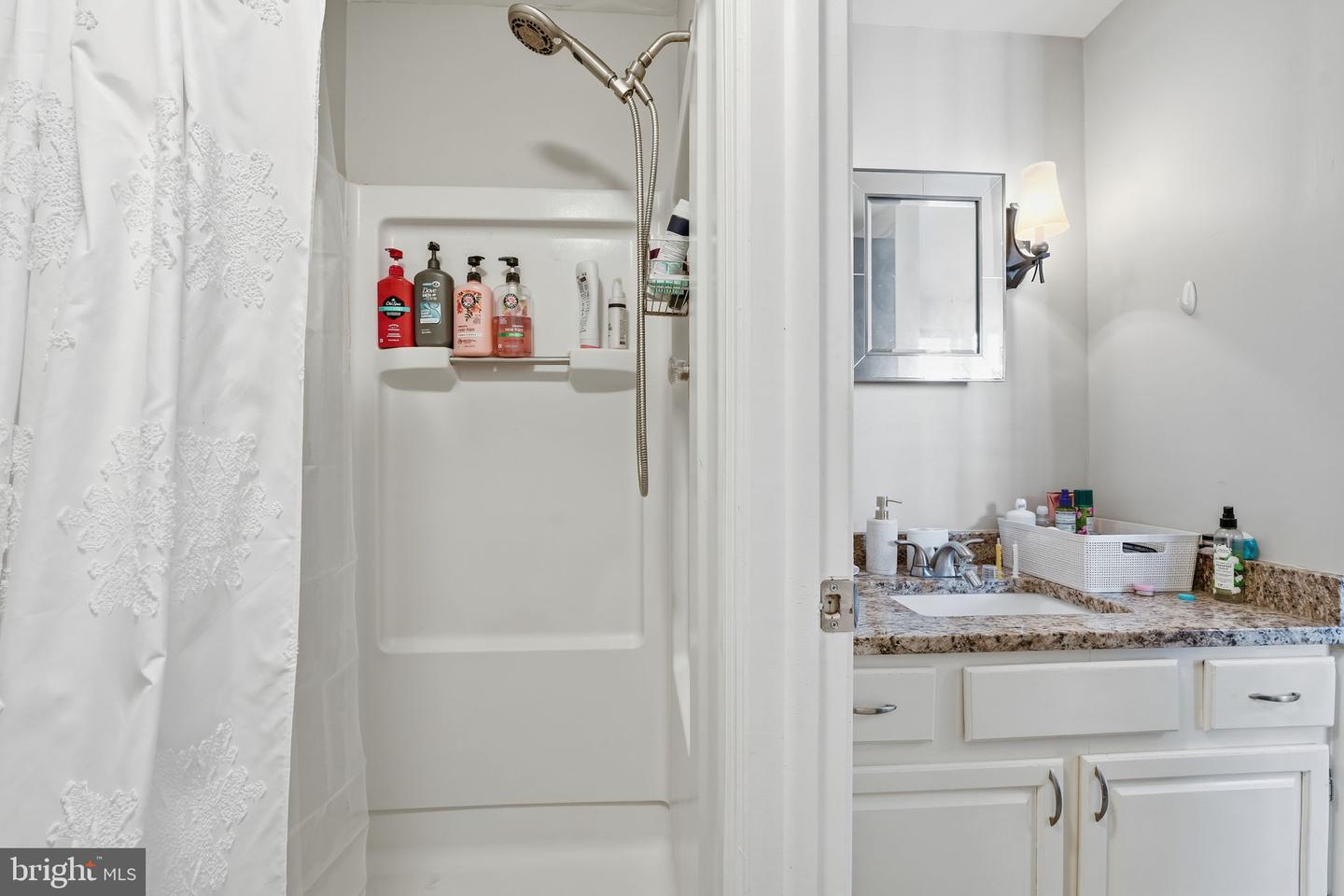 6311 BETSY ROSS CT, CENTREVILLE, Virginia 20121, 3 Bedrooms Bedrooms, ,2 BathroomsBathrooms,Residential,For sale,6311 BETSY ROSS CT,VAFX2279086 MLS # VAFX2279086