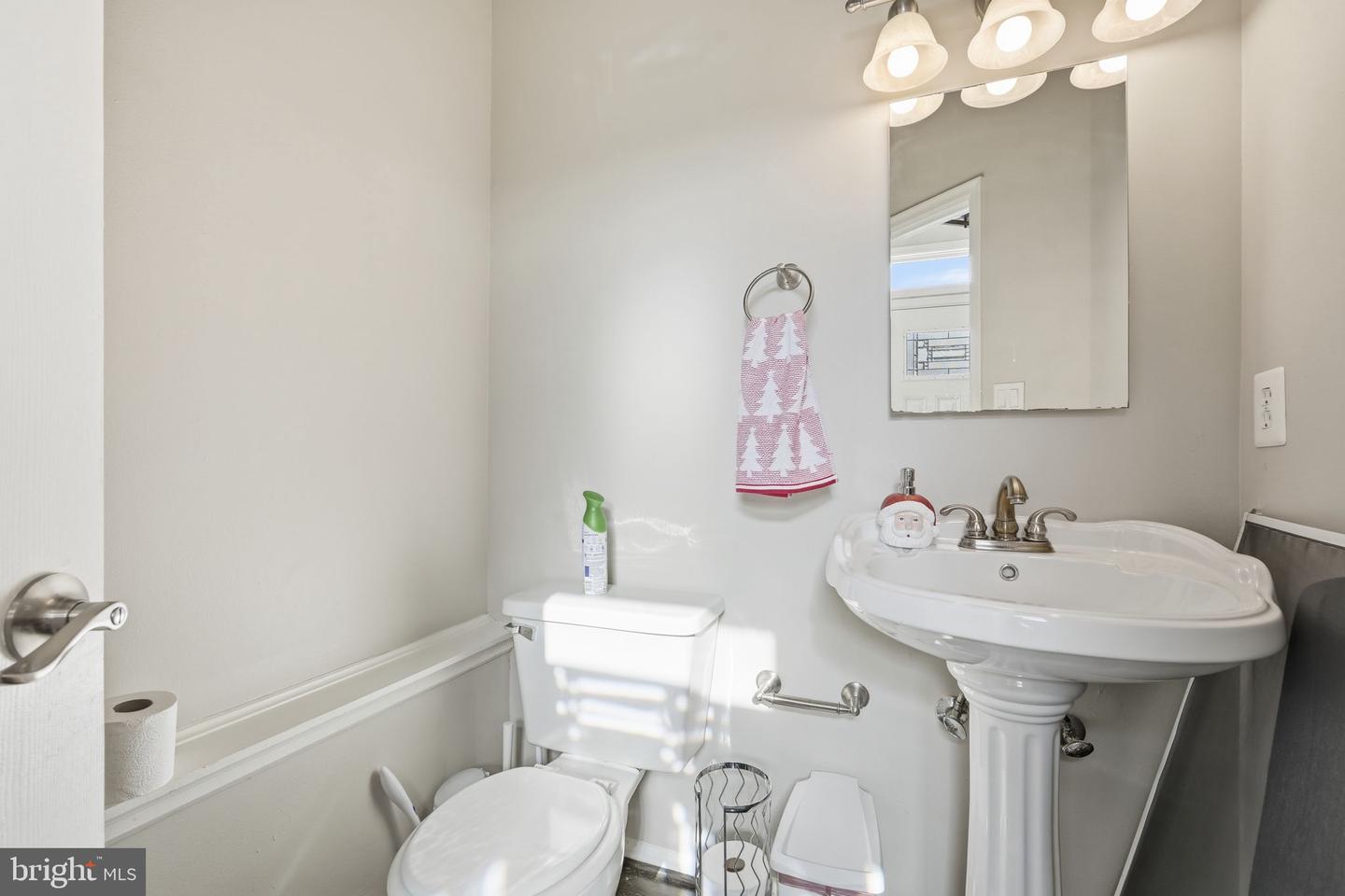 6311 BETSY ROSS CT, CENTREVILLE, Virginia 20121, 3 Bedrooms Bedrooms, ,2 BathroomsBathrooms,Residential,For sale,6311 BETSY ROSS CT,VAFX2279086 MLS # VAFX2279086