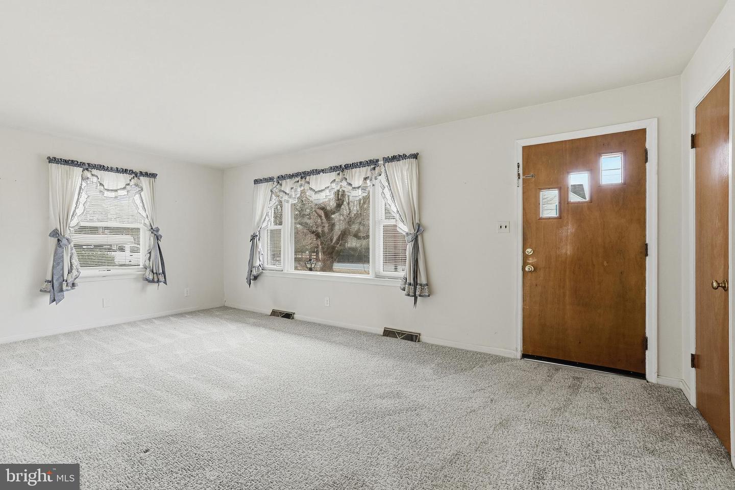 204 MUSSELMAN RD, FREDERICKSBURG, Virginia 22405, 3 Bedrooms Bedrooms, ,1 BathroomBathrooms,Residential,For sale,204 MUSSELMAN RD,VAST2044648 MLS # VAST2044648