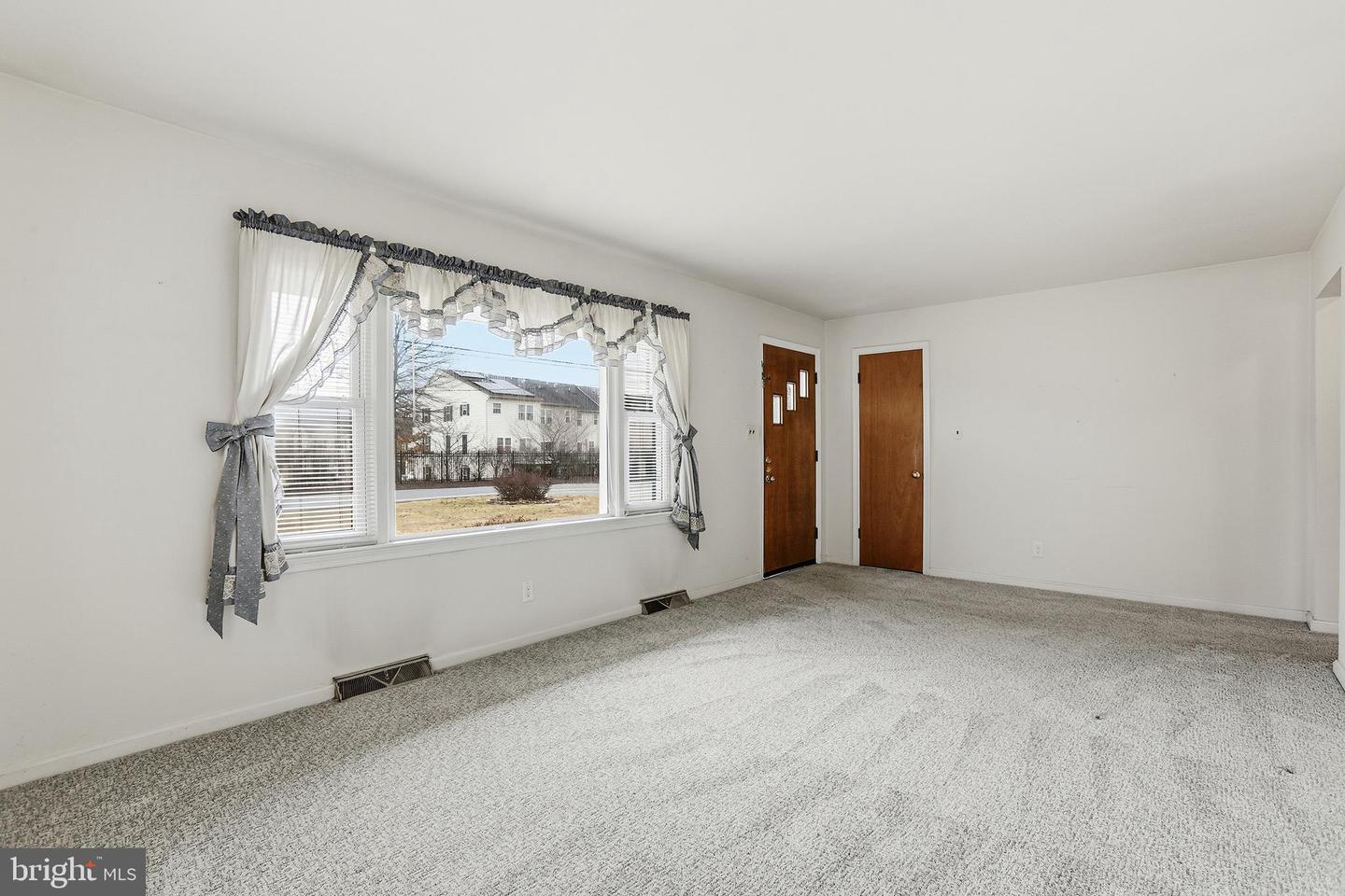 204 MUSSELMAN RD, FREDERICKSBURG, Virginia 22405, 3 Bedrooms Bedrooms, ,1 BathroomBathrooms,Residential,For sale,204 MUSSELMAN RD,VAST2044648 MLS # VAST2044648