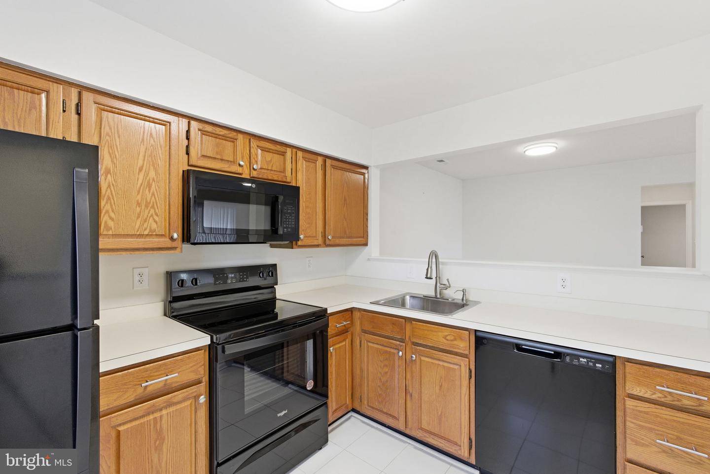 9266 CHAPMAN OAK DR, MANASSAS, Virginia 20110, 2 Bedrooms Bedrooms, ,2 BathroomsBathrooms,Residential,For sale,9266 CHAPMAN OAK DR,VAMN2009838 MLS # VAMN2009838