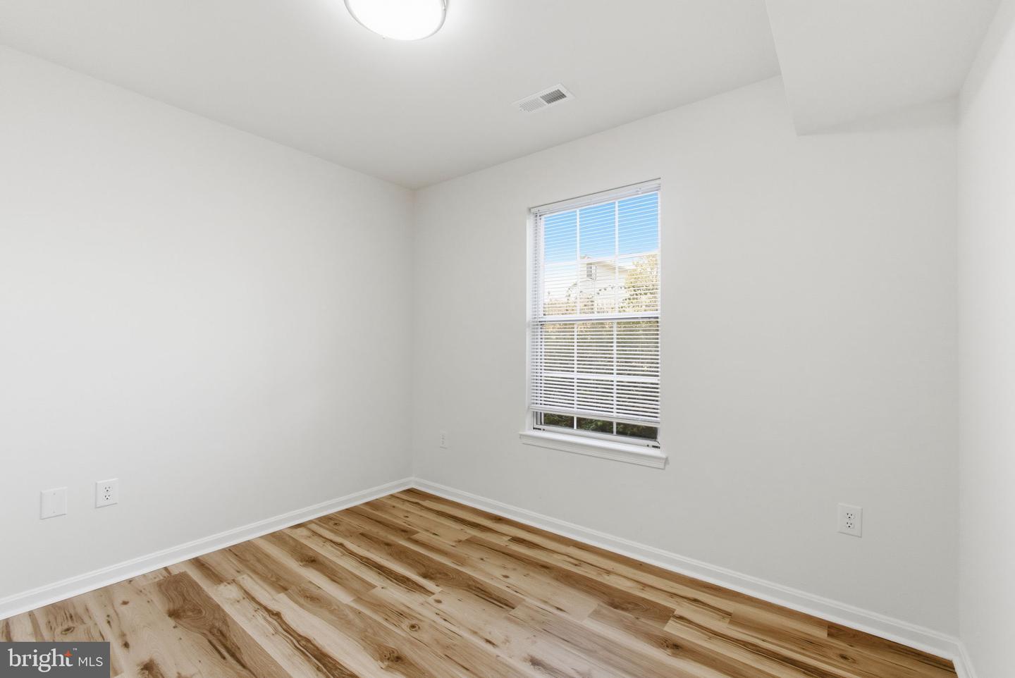 9266 CHAPMAN OAK DR, MANASSAS, Virginia 20110, 2 Bedrooms Bedrooms, ,2 BathroomsBathrooms,Residential,For sale,9266 CHAPMAN OAK DR,VAMN2009838 MLS # VAMN2009838