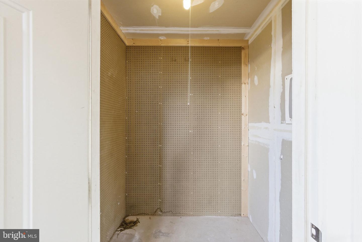 9266 CHAPMAN OAK DR, MANASSAS, Virginia 20110, 2 Bedrooms Bedrooms, ,2 BathroomsBathrooms,Residential,For sale,9266 CHAPMAN OAK DR,VAMN2009838 MLS # VAMN2009838