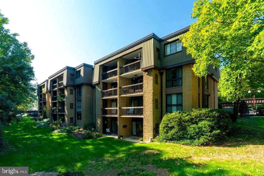 5140 MARIS AVE #200, ALEXANDRIA, Virginia 22304, 2 Bedrooms Bedrooms, 2 Rooms Rooms,1 BathroomBathrooms,Residential,For sale,5140 MARIS AVE #200,VAAX2052734 MLS # VAAX2052734