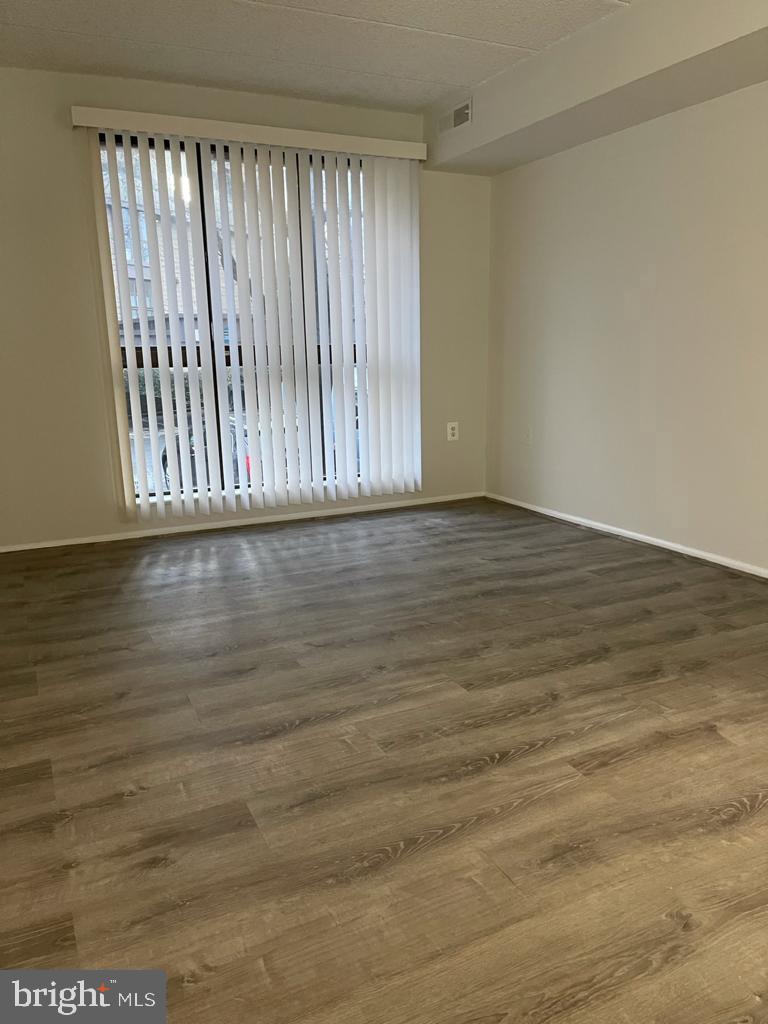 5140 MARIS AVE #200, ALEXANDRIA, Virginia 22304, 2 Bedrooms Bedrooms, 2 Rooms Rooms,1 BathroomBathrooms,Residential,For sale,5140 MARIS AVE #200,VAAX2052734 MLS # VAAX2052734