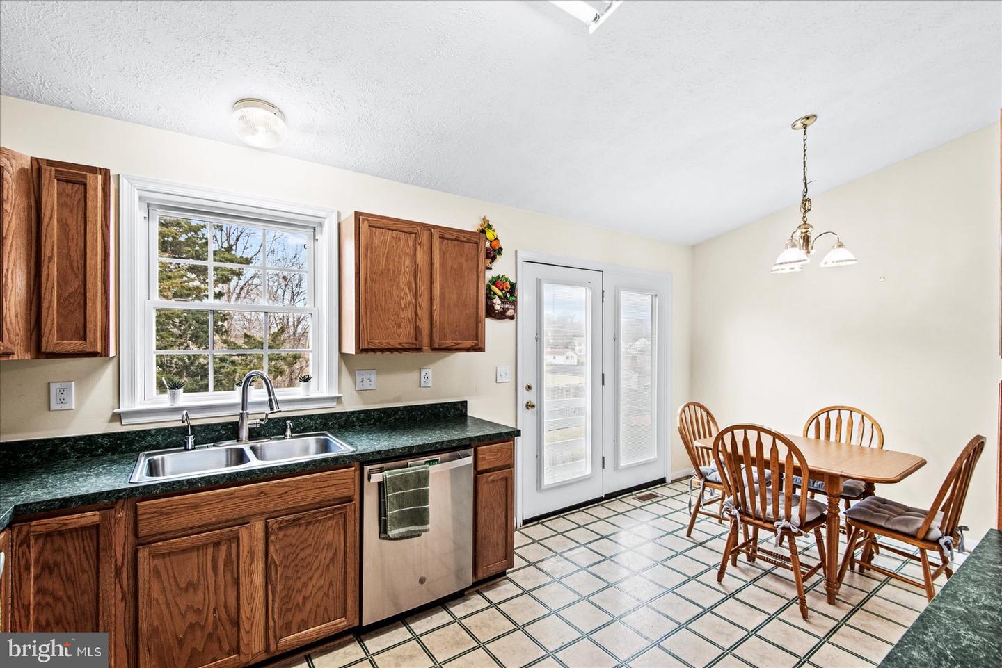 12006 FALCON RIDGE DR, FREDERICKSBURG, Virginia 22407, 4 Bedrooms Bedrooms, ,3 BathroomsBathrooms,Residential,For sale,12006 FALCON RIDGE DR,VASP2038420 MLS # VASP2038420