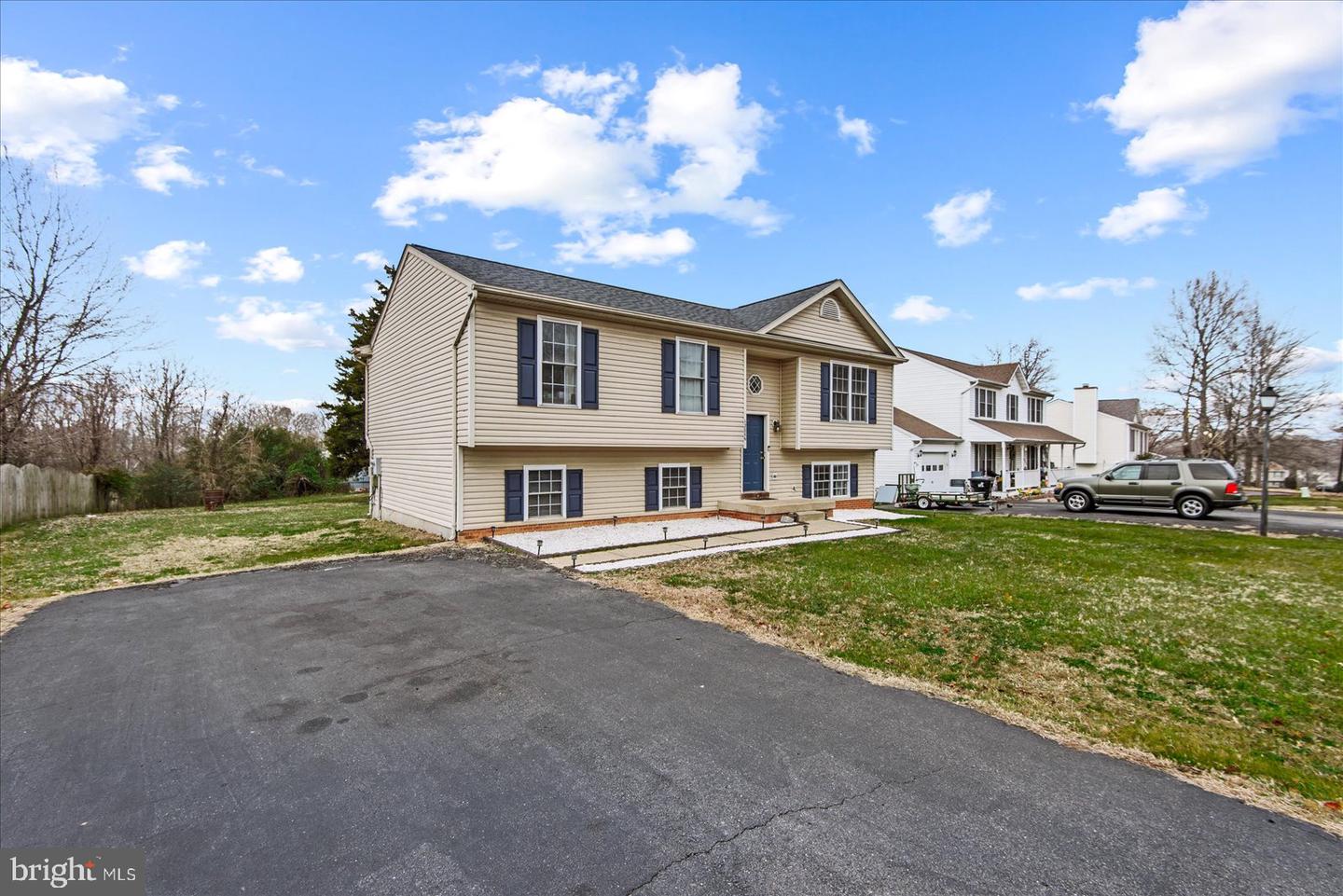 12006 FALCON RIDGE DR, FREDERICKSBURG, Virginia 22407, 4 Bedrooms Bedrooms, ,3 BathroomsBathrooms,Residential,For sale,12006 FALCON RIDGE DR,VASP2038420 MLS # VASP2038420