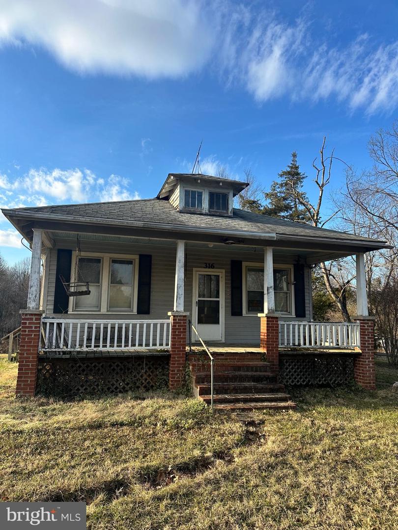 316 GREENBANK RD, FREDERICKSBURG, Virginia 22406, 2 Bedrooms Bedrooms, 4 Rooms Rooms,1 BathroomBathrooms,Residential,For sale,316 GREENBANK RD,VAST2045050 MLS # VAST2045050