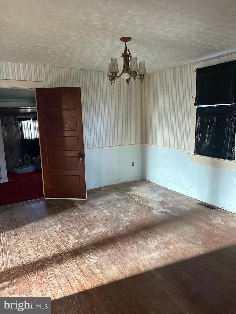 316 GREENBANK RD, FREDERICKSBURG, Virginia 22406, 2 Bedrooms Bedrooms, 4 Rooms Rooms,1 BathroomBathrooms,Residential,For sale,316 GREENBANK RD,VAST2045050 MLS # VAST2045050