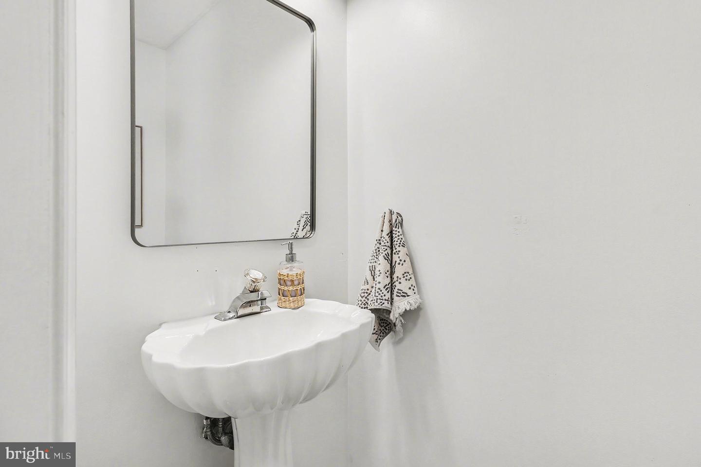 49 BROWN CIR, FREDERICKSBURG, Virginia 22405, 3 Bedrooms Bedrooms, 6 Rooms Rooms,2 BathroomsBathrooms,Residential,For sale,49 BROWN CIR,VAST2045068 MLS # VAST2045068