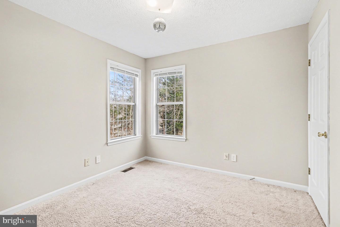 49 BROWN CIR, FREDERICKSBURG, Virginia 22405, 3 Bedrooms Bedrooms, 6 Rooms Rooms,2 BathroomsBathrooms,Residential,For sale,49 BROWN CIR,VAST2045068 MLS # VAST2045068