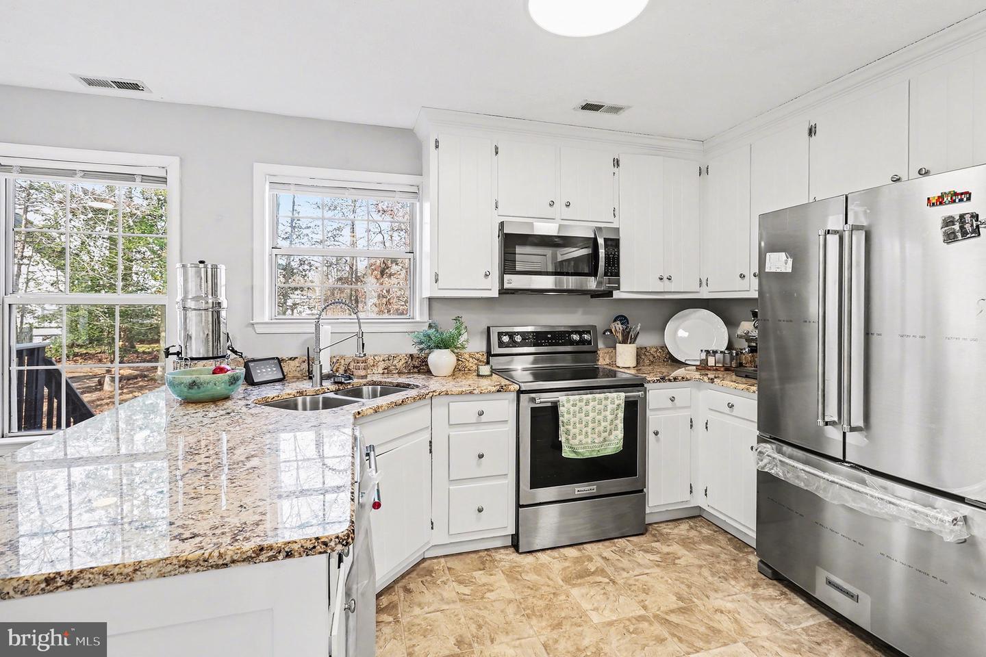 49 BROWN CIR, FREDERICKSBURG, Virginia 22405, 3 Bedrooms Bedrooms, 6 Rooms Rooms,2 BathroomsBathrooms,Residential,For sale,49 BROWN CIR,VAST2045068 MLS # VAST2045068