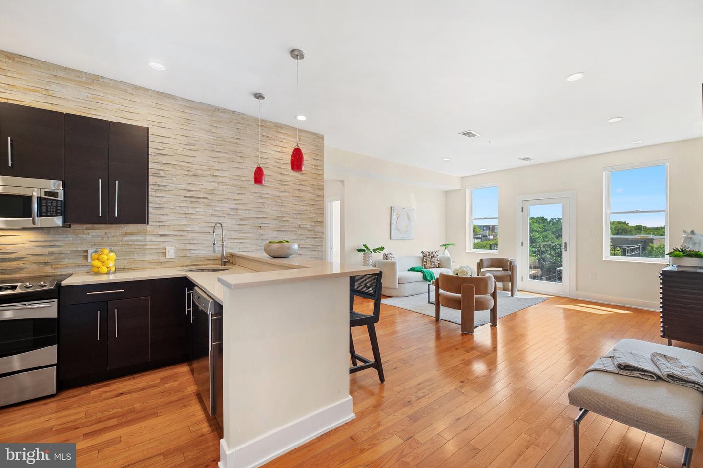 440 RHODE ISLAND AVE NW #403, WASHINGTON, District Of Columbia 20001, 2 Bedrooms Bedrooms, ,2 BathroomsBathrooms,Residential,For sale,440 RHODE ISLAND AVE NW #403,DCDC2240144 MLS # DCDC2240144