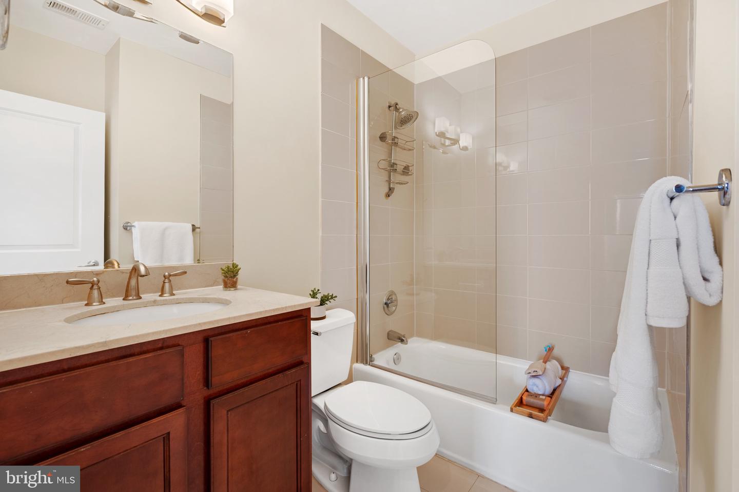 440 RHODE ISLAND AVE NW #403, WASHINGTON, District Of Columbia 20001, 2 Bedrooms Bedrooms, ,2 BathroomsBathrooms,Residential,For sale,440 RHODE ISLAND AVE NW #403,DCDC2240144 MLS # DCDC2240144