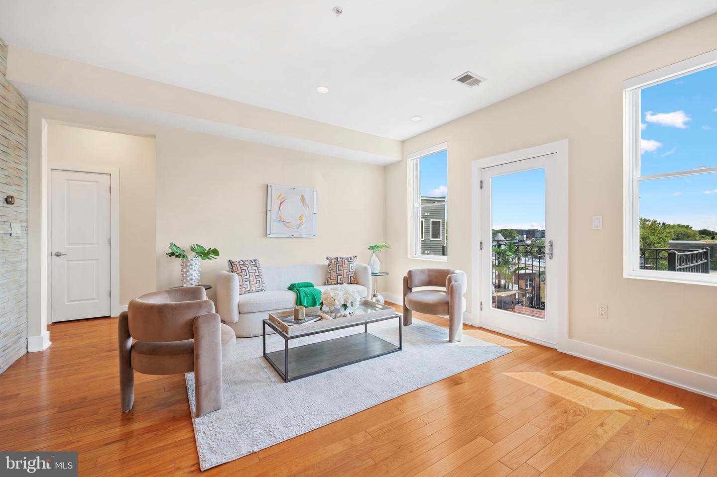 440 RHODE ISLAND AVE NW #403, WASHINGTON, District Of Columbia 20001, 2 Bedrooms Bedrooms, ,2 BathroomsBathrooms,Residential,For sale,440 RHODE ISLAND AVE NW #403,DCDC2240144 MLS # DCDC2240144