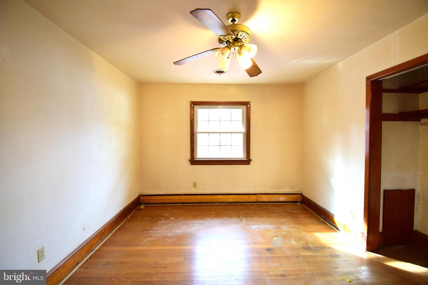 108 MARTIN ST, BOWLING GREEN, Virginia 22427, 3 Bedrooms Bedrooms, 5 Rooms Rooms,2 BathroomsBathrooms,Residential,For sale,108 MARTIN ST,VACV2009370 MLS # VACV2009370