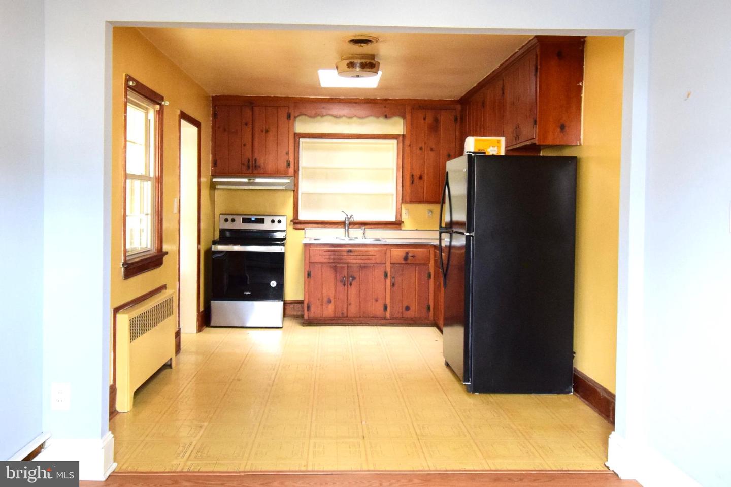 108 MARTIN ST, BOWLING GREEN, Virginia 22427, 3 Bedrooms Bedrooms, 5 Rooms Rooms,2 BathroomsBathrooms,Residential,For sale,108 MARTIN ST,VACV2009370 MLS # VACV2009370