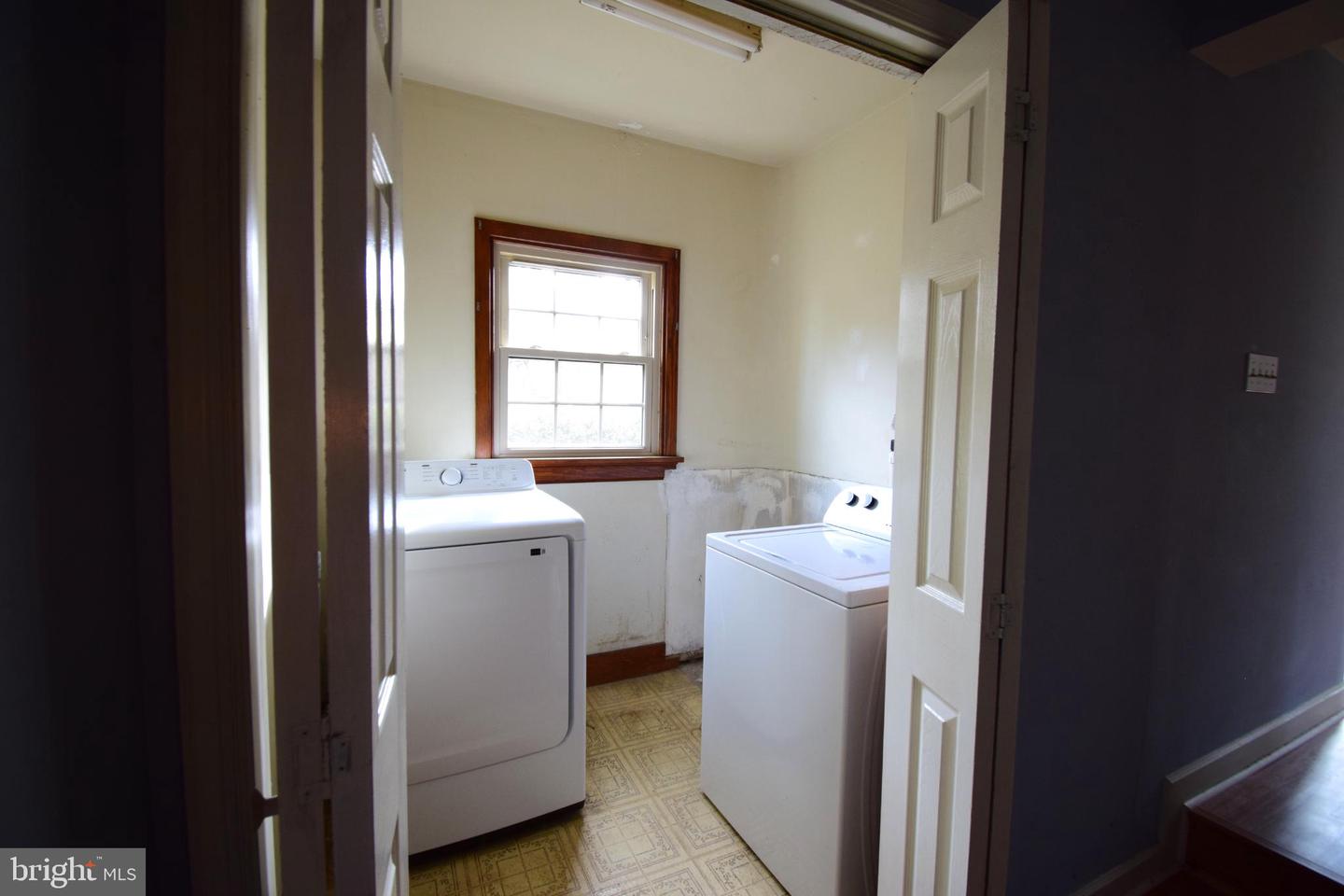 108 MARTIN ST, BOWLING GREEN, Virginia 22427, 3 Bedrooms Bedrooms, 5 Rooms Rooms,2 BathroomsBathrooms,Residential,For sale,108 MARTIN ST,VACV2009370 MLS # VACV2009370