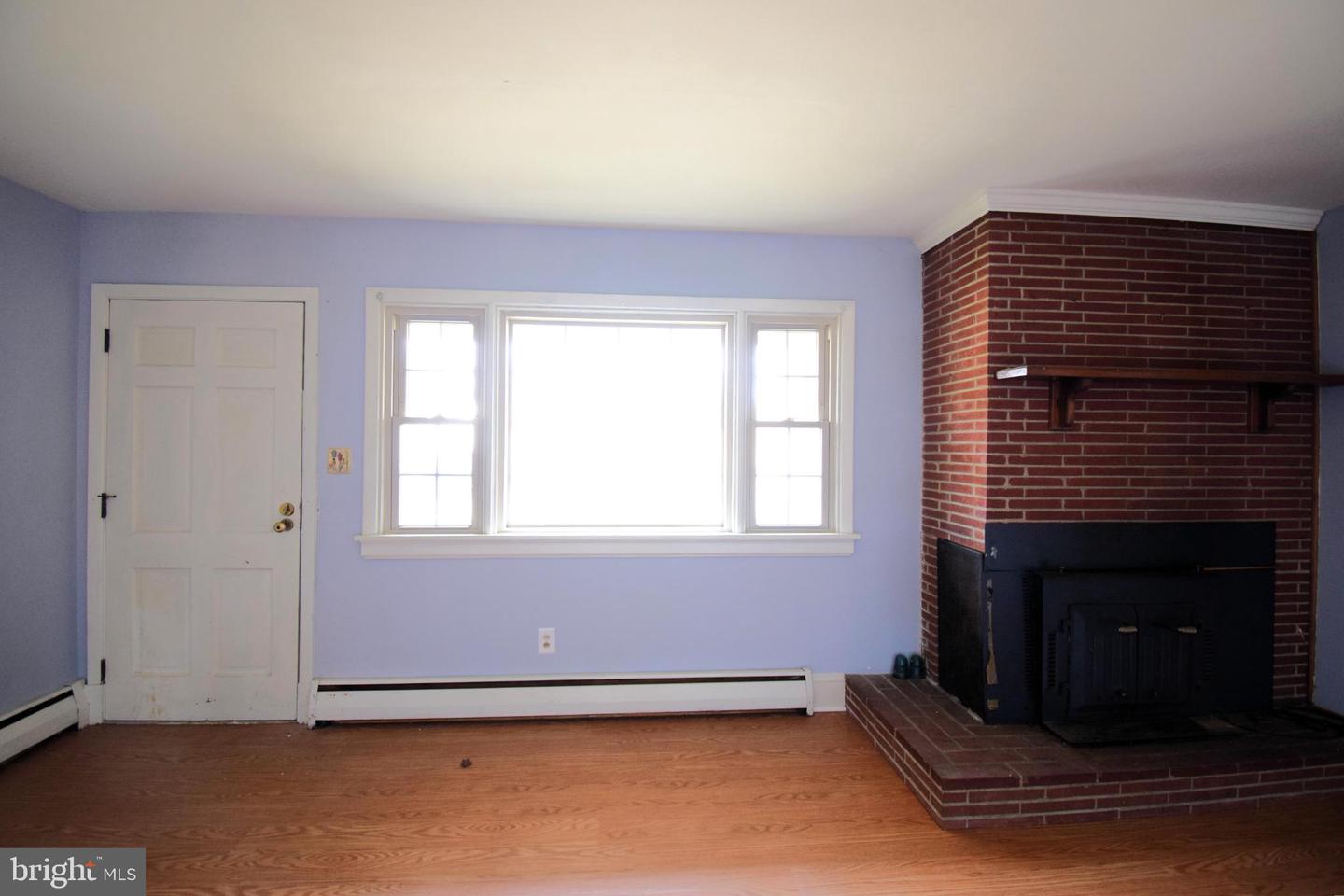 108 MARTIN ST, BOWLING GREEN, Virginia 22427, 3 Bedrooms Bedrooms, 5 Rooms Rooms,2 BathroomsBathrooms,Residential,For sale,108 MARTIN ST,VACV2009370 MLS # VACV2009370