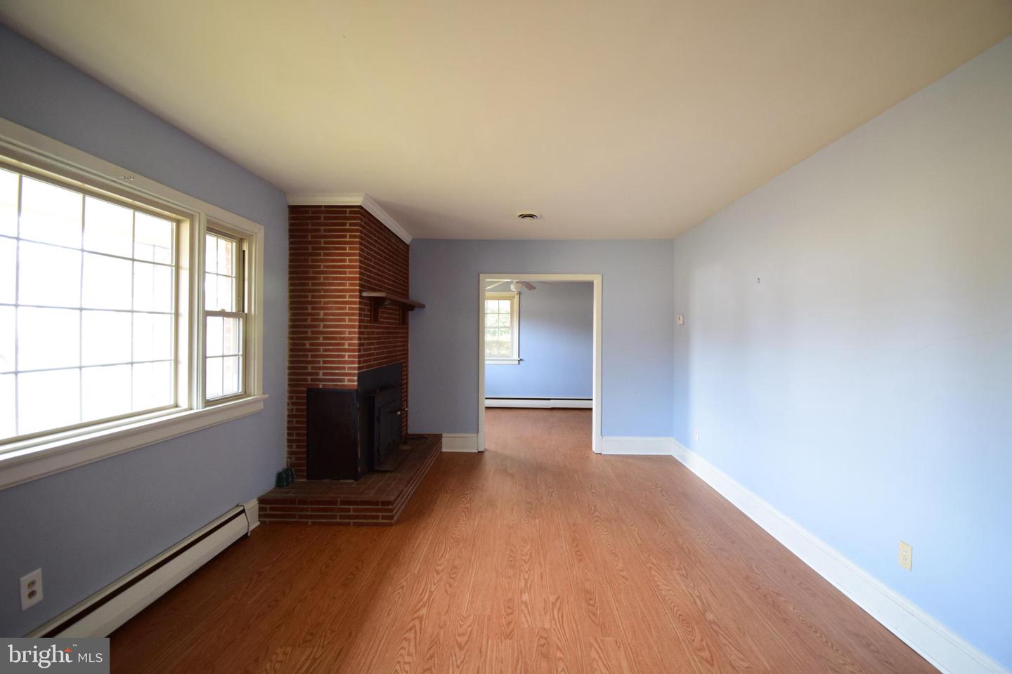 108 MARTIN ST, BOWLING GREEN, Virginia 22427, 3 Bedrooms Bedrooms, 5 Rooms Rooms,2 BathroomsBathrooms,Residential,For sale,108 MARTIN ST,VACV2009370 MLS # VACV2009370