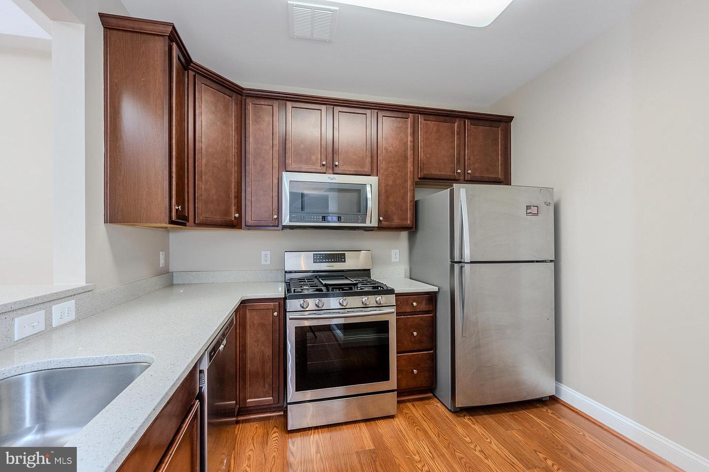 10275 FOUNTAIN CIR #201, MANASSAS, Virginia 20110, 2 Bedrooms Bedrooms, ,2 BathroomsBathrooms,Residential,For sale,10275 FOUNTAIN CIR #201,VAMN2009920 MLS # VAMN2009920