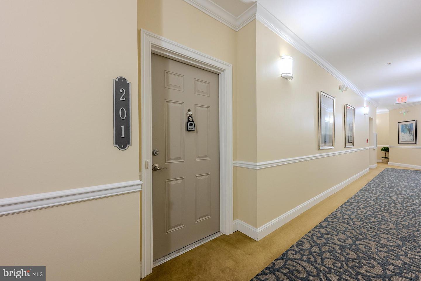 10275 FOUNTAIN CIR #201, MANASSAS, Virginia 20110, 2 Bedrooms Bedrooms, ,2 BathroomsBathrooms,Residential,For sale,10275 FOUNTAIN CIR #201,VAMN2009920 MLS # VAMN2009920