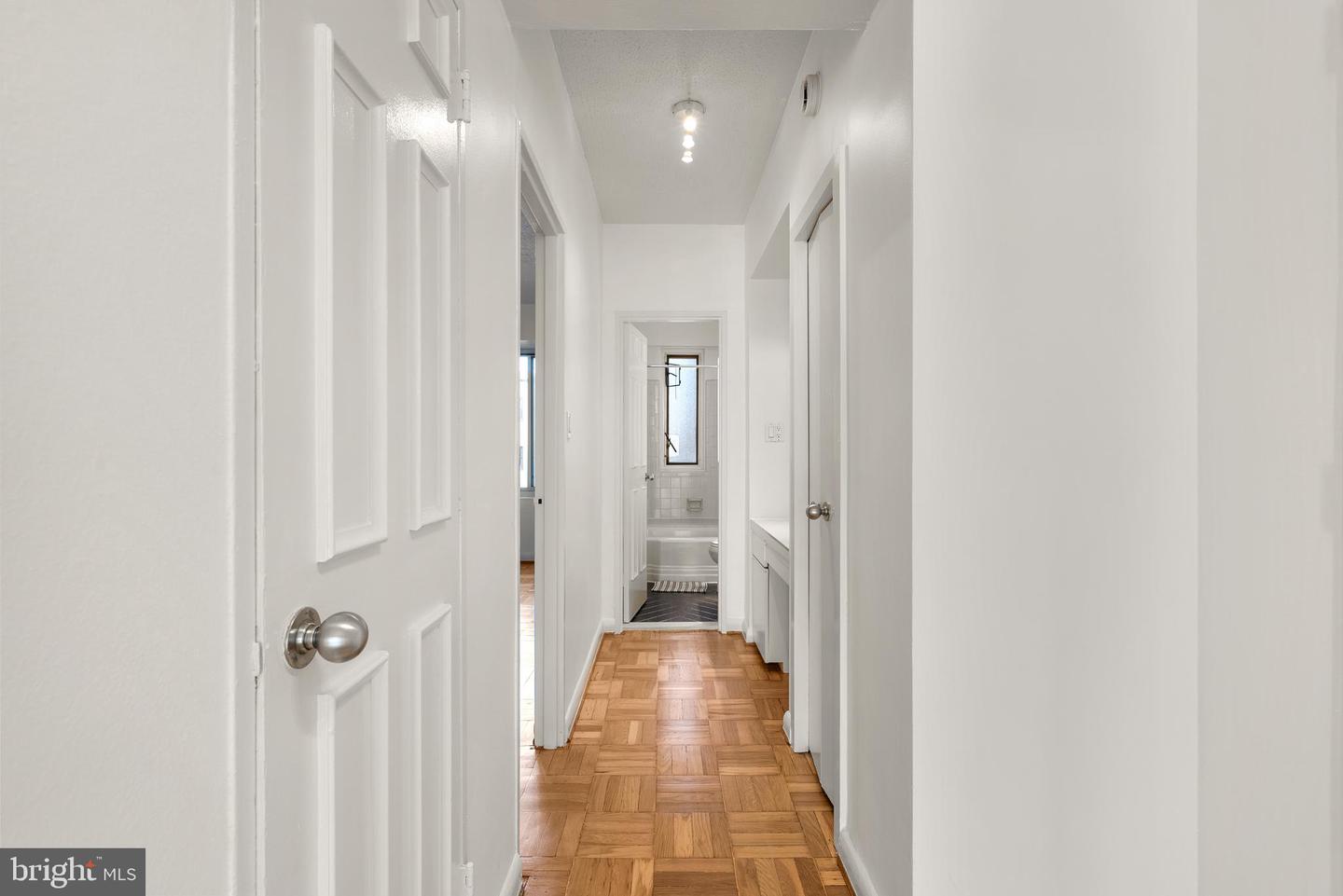 1727 MASSACHUSETTS AVE NW #502, WASHINGTON, District Of Columbia 20036, 1 Bedroom Bedrooms, 2 Rooms Rooms,1 BathroomBathrooms,Residential,For sale,1727 MASSACHUSETTS AVE NW #502,DCDC2240838 MLS # DCDC2240838