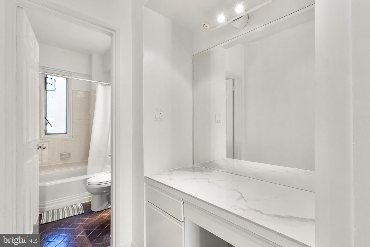 1727 MASSACHUSETTS AVE NW #502, WASHINGTON, District Of Columbia 20036, 1 Bedroom Bedrooms, 2 Rooms Rooms,1 BathroomBathrooms,Residential,For sale,1727 MASSACHUSETTS AVE NW #502,DCDC2240838 MLS # DCDC2240838
