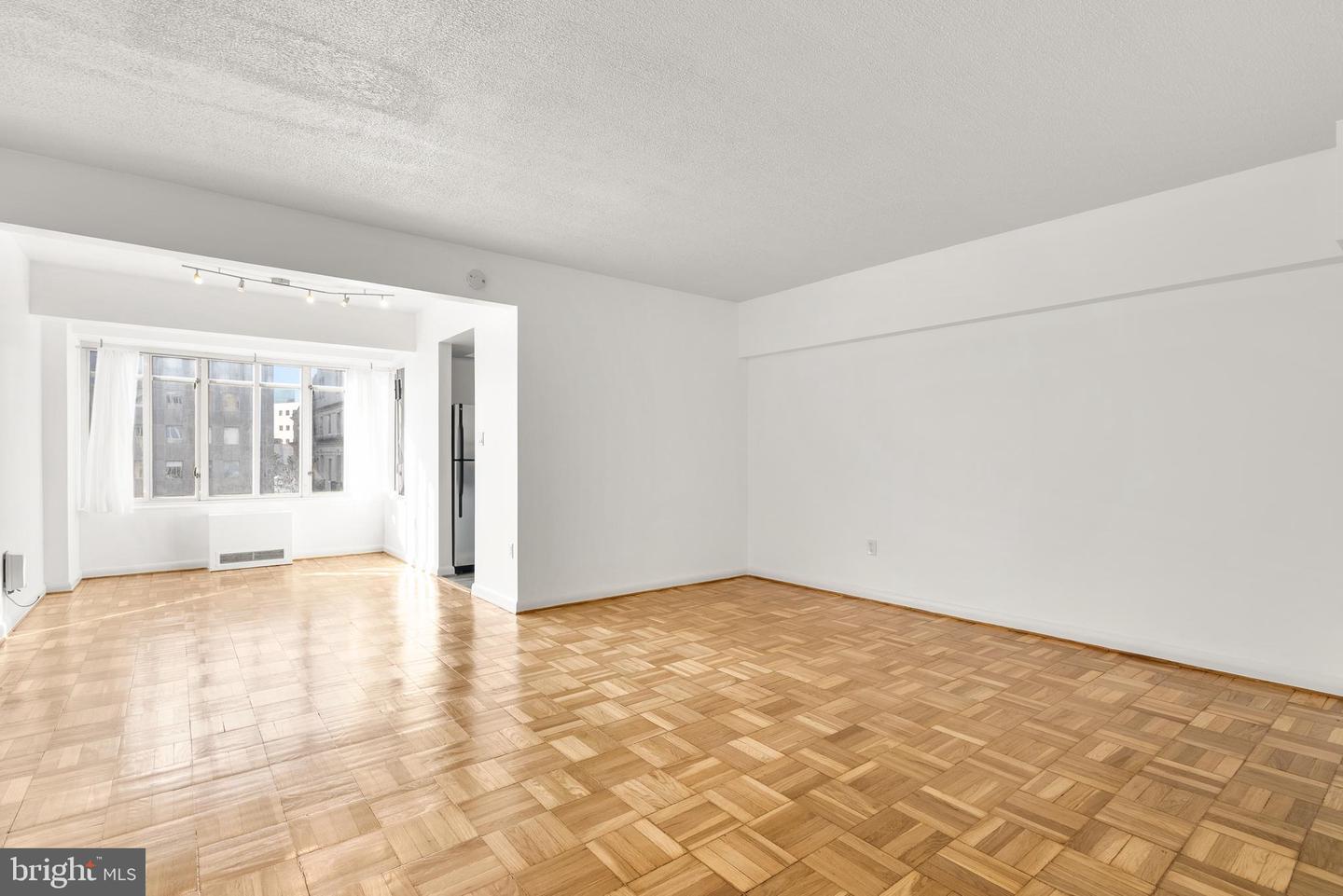 1727 MASSACHUSETTS AVE NW #502, WASHINGTON, District Of Columbia 20036, 1 Bedroom Bedrooms, 2 Rooms Rooms,1 BathroomBathrooms,Residential,For sale,1727 MASSACHUSETTS AVE NW #502,DCDC2240838 MLS # DCDC2240838