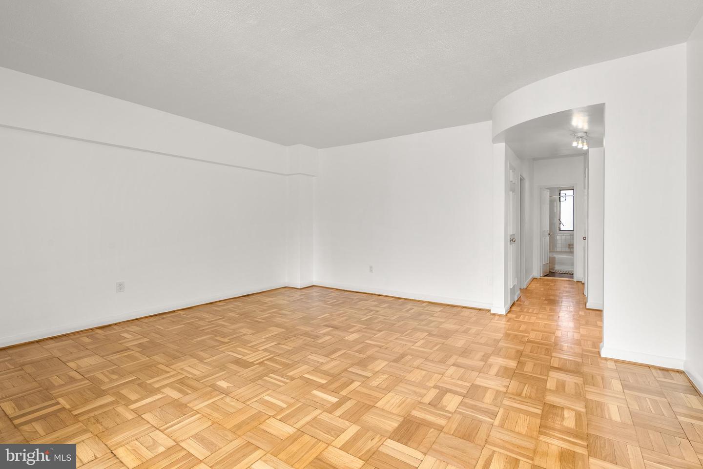 1727 MASSACHUSETTS AVE NW #502, WASHINGTON, District Of Columbia 20036, 1 Bedroom Bedrooms, 2 Rooms Rooms,1 BathroomBathrooms,Residential,For sale,1727 MASSACHUSETTS AVE NW #502,DCDC2240838 MLS # DCDC2240838