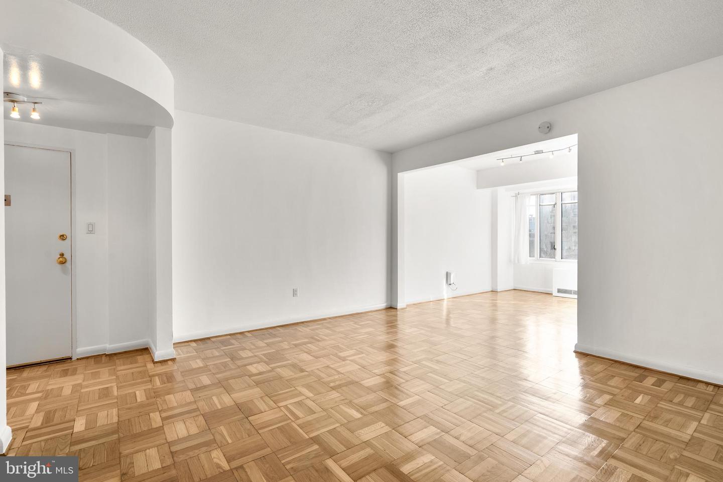 1727 MASSACHUSETTS AVE NW #502, WASHINGTON, District Of Columbia 20036, 1 Bedroom Bedrooms, 2 Rooms Rooms,1 BathroomBathrooms,Residential,For sale,1727 MASSACHUSETTS AVE NW #502,DCDC2240838 MLS # DCDC2240838