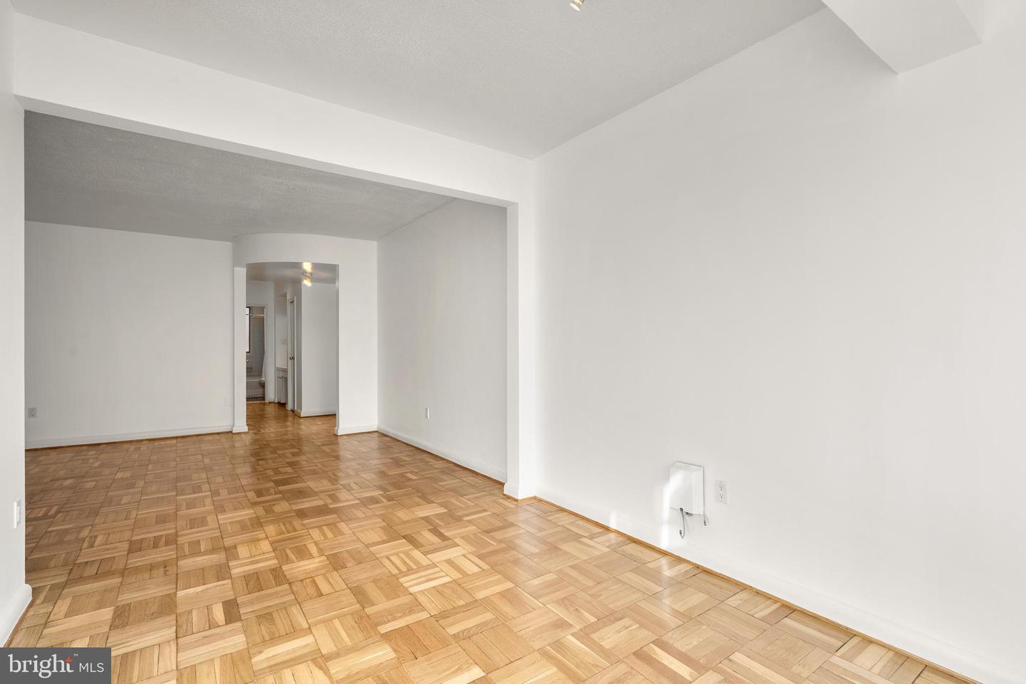 1727 MASSACHUSETTS AVE NW #502, WASHINGTON, District Of Columbia 20036, 1 Bedroom Bedrooms, 2 Rooms Rooms,1 BathroomBathrooms,Residential,For sale,1727 MASSACHUSETTS AVE NW #502,DCDC2240838 MLS # DCDC2240838