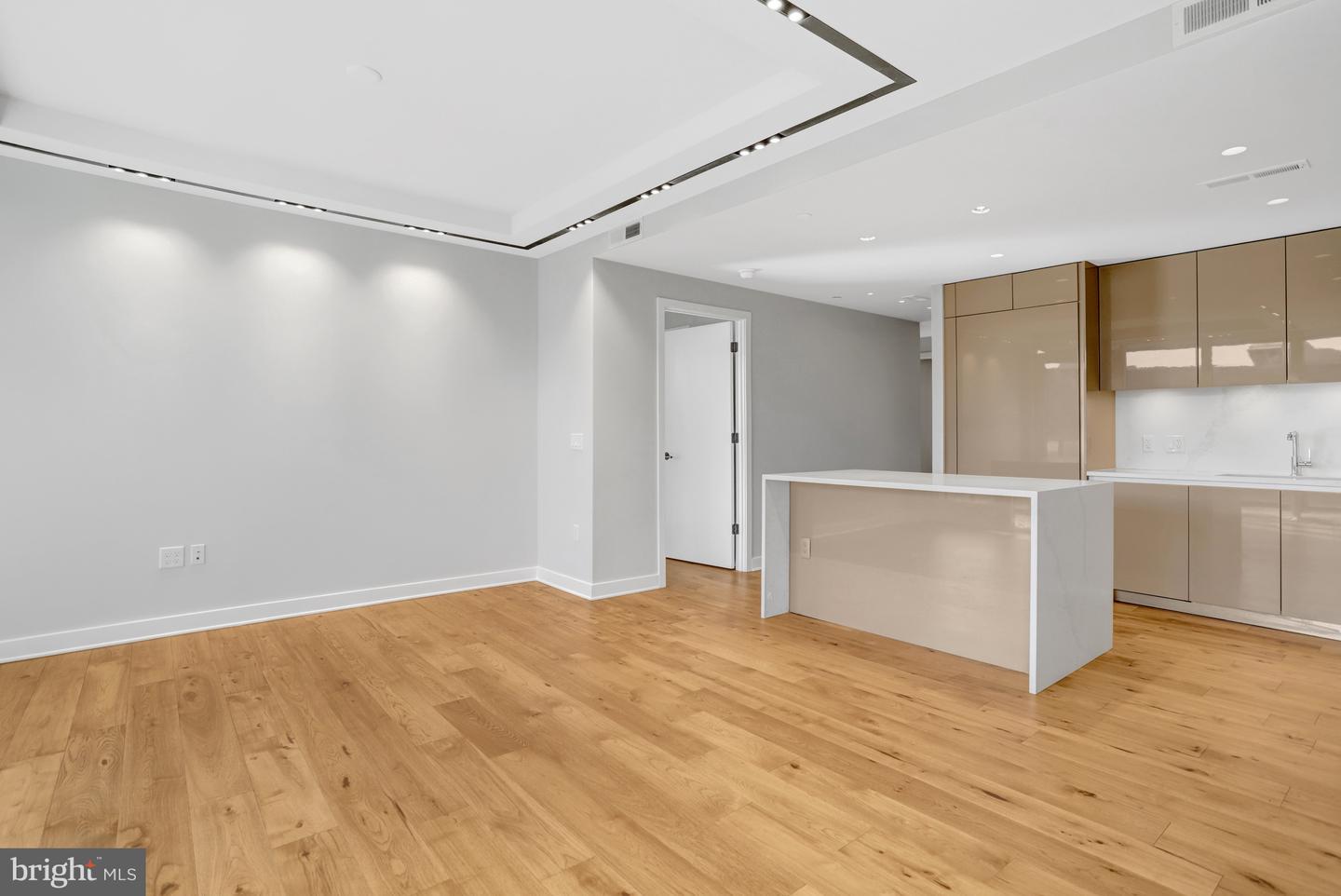 1781 N PIERCE ST #1404, ARLINGTON, Virginia 22209, 2 Bedrooms Bedrooms, 9 Rooms Rooms,2 BathroomsBathrooms,Residential,For sale,1781 N PIERCE ST #1404,VAAR2067664 MLS # VAAR2067664