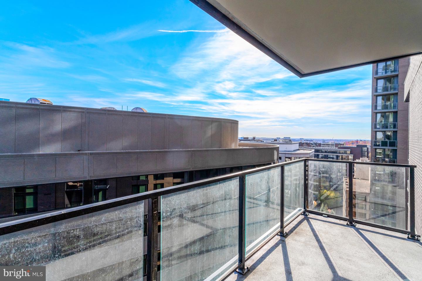 1781 N PIERCE ST #1404, ARLINGTON, Virginia 22209, 2 Bedrooms Bedrooms, 9 Rooms Rooms,2 BathroomsBathrooms,Residential,For sale,1781 N PIERCE ST #1404,VAAR2067664 MLS # VAAR2067664