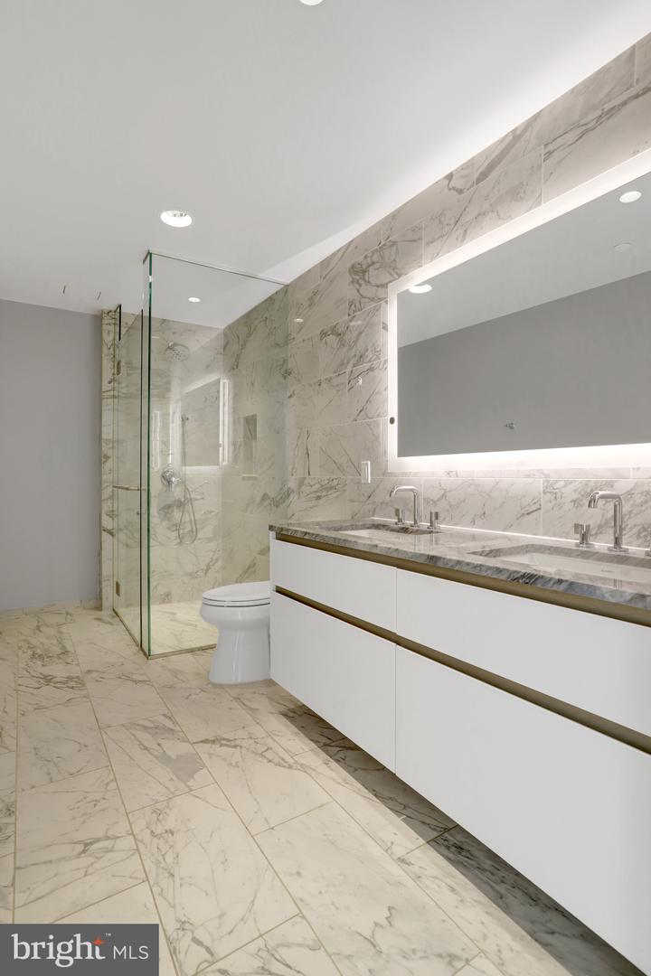 1781 N PIERCE ST #1404, ARLINGTON, Virginia 22209, 2 Bedrooms Bedrooms, 9 Rooms Rooms,2 BathroomsBathrooms,Residential,For sale,1781 N PIERCE ST #1404,VAAR2067664 MLS # VAAR2067664