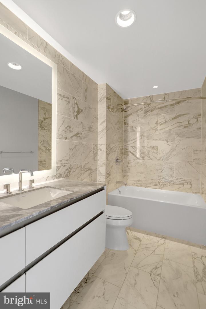 1781 N PIERCE ST #1404, ARLINGTON, Virginia 22209, 2 Bedrooms Bedrooms, 9 Rooms Rooms,2 BathroomsBathrooms,Residential,For sale,1781 N PIERCE ST #1404,VAAR2067664 MLS # VAAR2067664