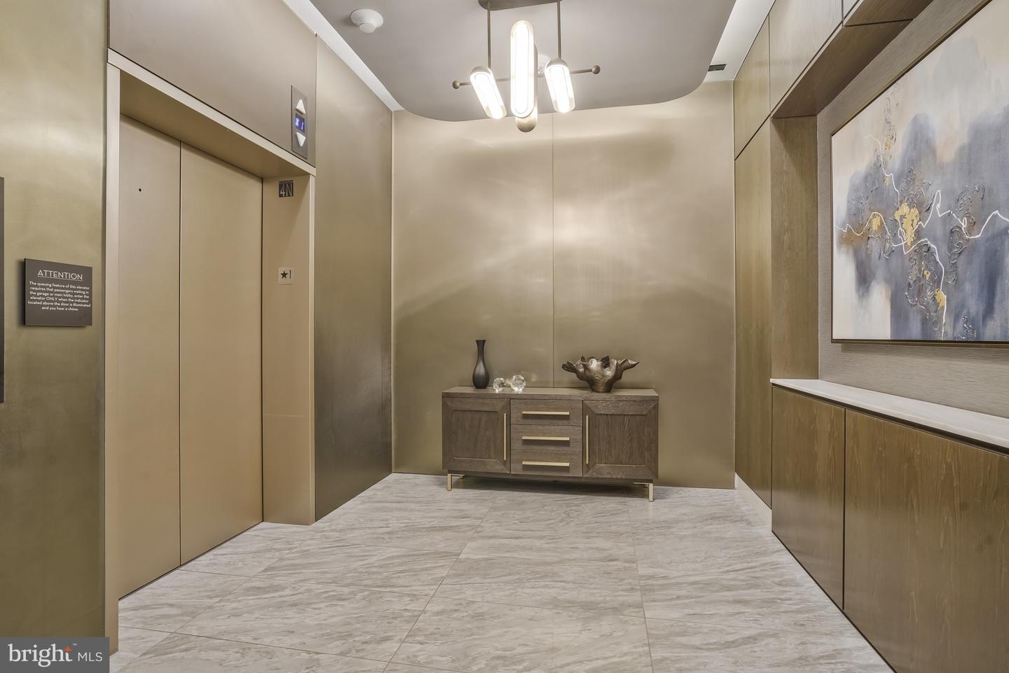 1781 N PIERCE ST #1404, ARLINGTON, Virginia 22209, 2 Bedrooms Bedrooms, 9 Rooms Rooms,2 BathroomsBathrooms,Residential,For sale,1781 N PIERCE ST #1404,VAAR2067664 MLS # VAAR2067664