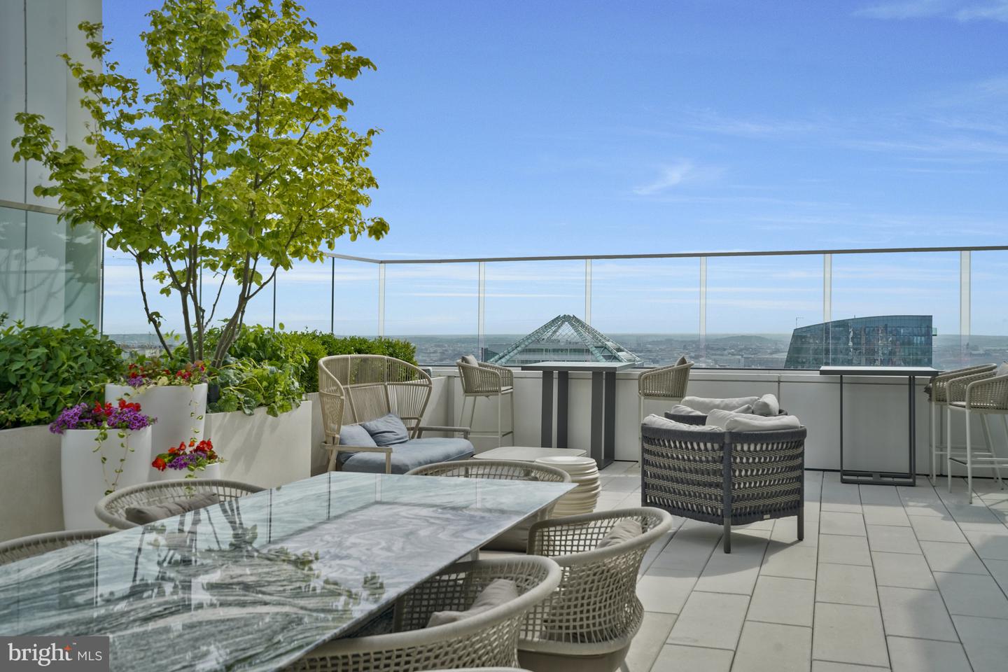 1781 N PIERCE ST #1404, ARLINGTON, Virginia 22209, 2 Bedrooms Bedrooms, 9 Rooms Rooms,2 BathroomsBathrooms,Residential,For sale,1781 N PIERCE ST #1404,VAAR2067664 MLS # VAAR2067664