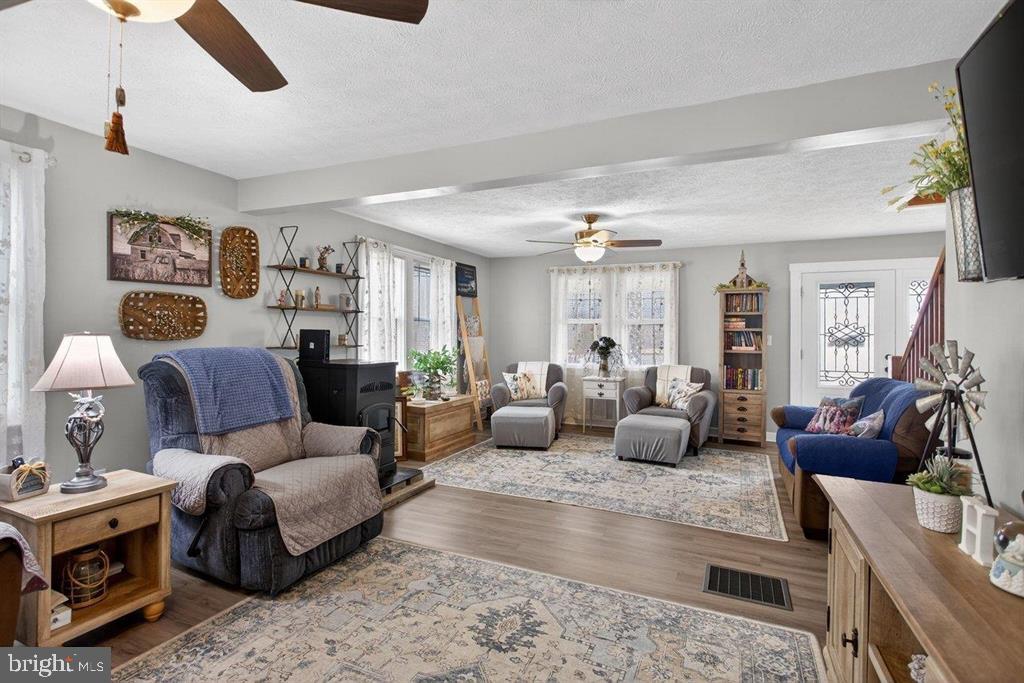 6699 S SOUTH EAST SIDE HWY, ELKTON, Virginia 22827, 4 Bedrooms Bedrooms, ,1 BathroomBathrooms,Residential,For sale,6699 S SOUTH EAST SIDE HWY,VARO2002802 MLS # VARO2002802