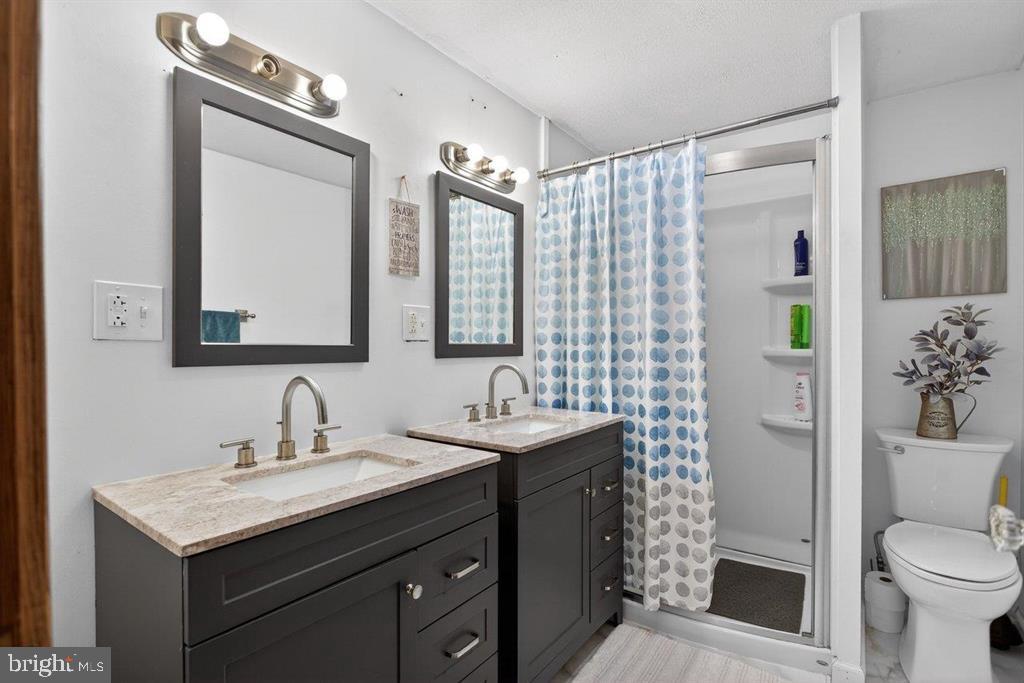 6699 S SOUTH EAST SIDE HWY, ELKTON, Virginia 22827, 4 Bedrooms Bedrooms, ,1 BathroomBathrooms,Residential,For sale,6699 S SOUTH EAST SIDE HWY,VARO2002802 MLS # VARO2002802