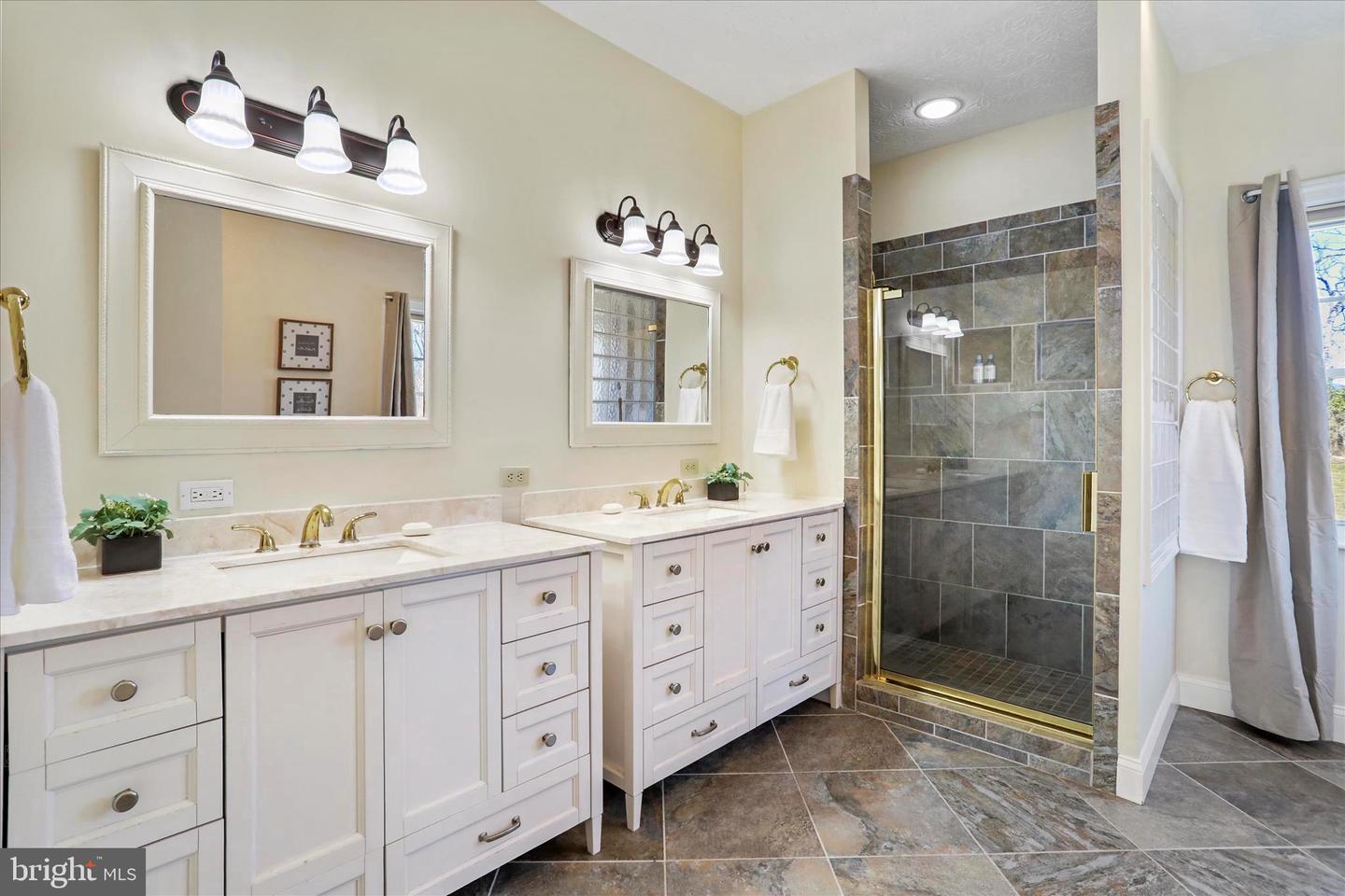 1050 ALMOND DR, LURAY, Virginia 22835, 5 Bedrooms Bedrooms, ,4 BathroomsBathrooms,Residential,For sale,1050 ALMOND DR,VAPA2005872 MLS # VAPA2005872