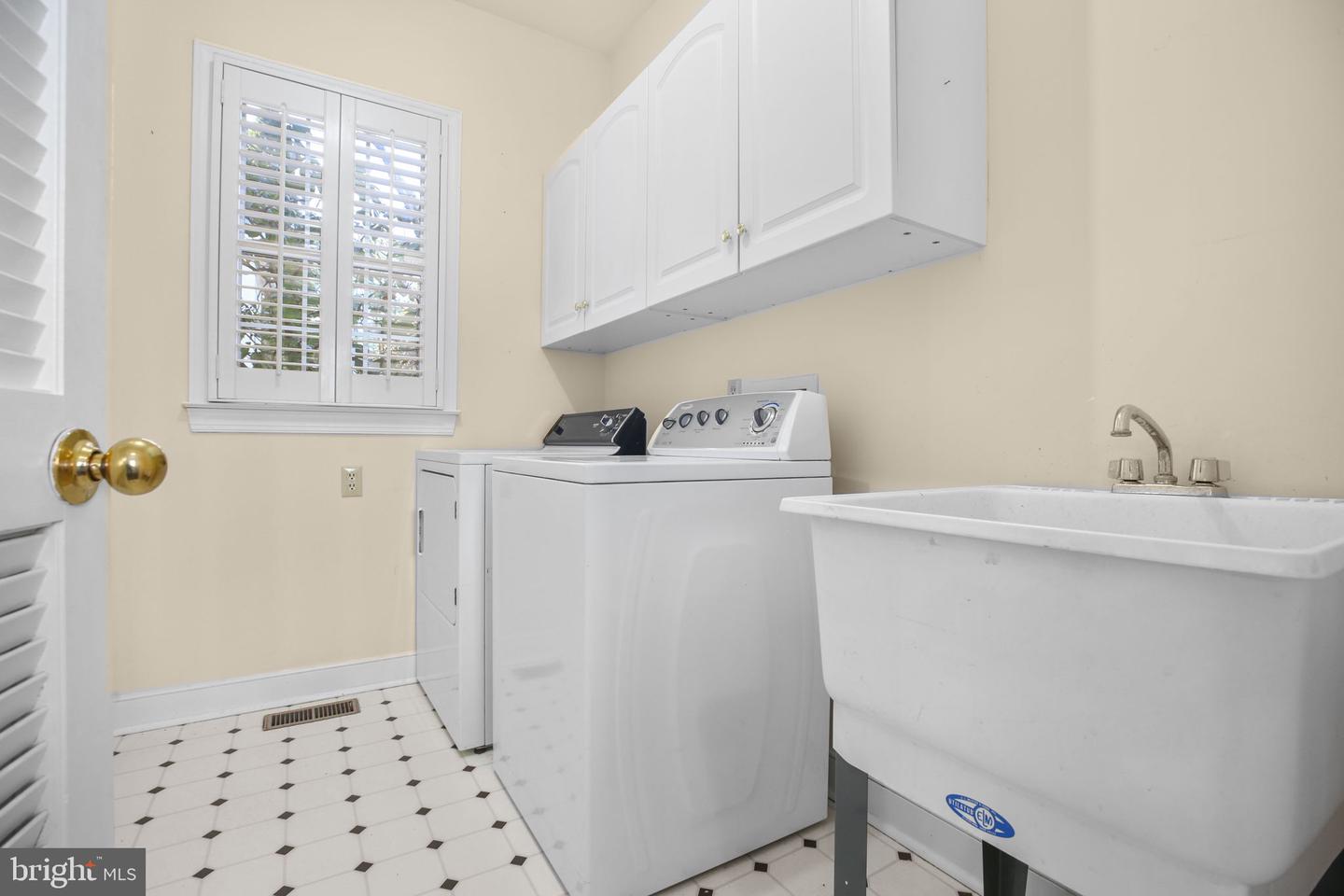 200 KENT AVE, FREDERICKSBURG, Virginia 22405, 4 Bedrooms Bedrooms, ,3 BathroomsBathrooms,Residential,For sale,200 KENT AVE,VAST2043740 MLS # VAST2043740