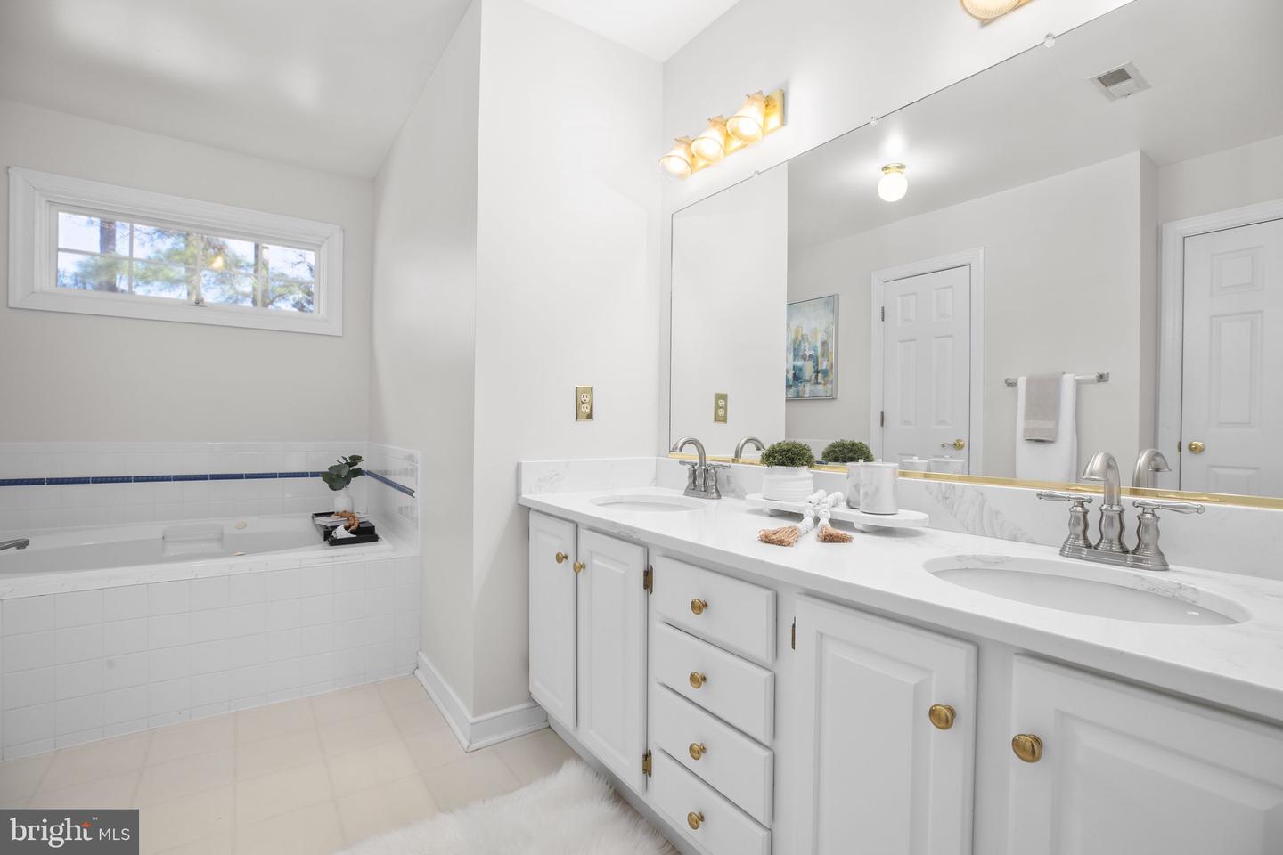 200 KENT AVE, FREDERICKSBURG, Virginia 22405, 4 Bedrooms Bedrooms, ,3 BathroomsBathrooms,Residential,For sale,200 KENT AVE,VAST2043740 MLS # VAST2043740