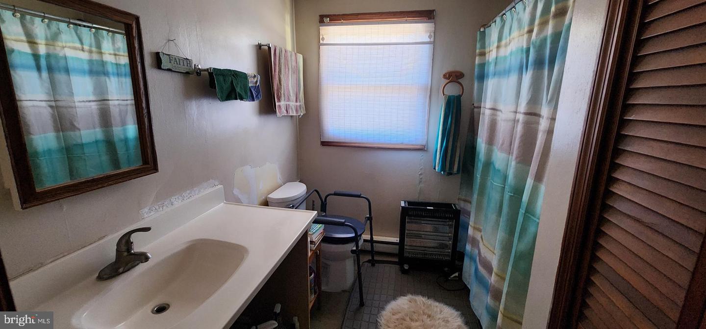 2430 JEFFERSON HWY, LOUISA, Virginia 23093, 3 Bedrooms Bedrooms, ,1 BathroomBathrooms,Residential,For sale,2430 JEFFERSON HWY,VALA2008910 MLS # VALA2008910