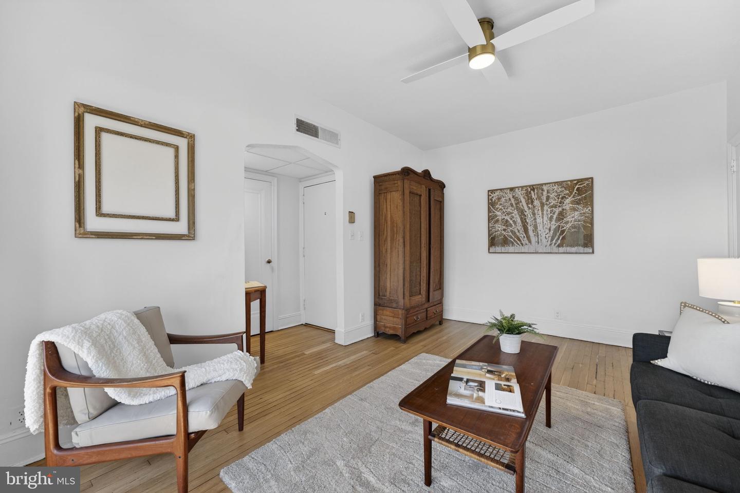 644 MASSACHUSETTS AVE NE #406, WASHINGTON, District Of Columbia 20002, ,1 BathroomBathrooms,Residential,For sale,644 MASSACHUSETTS AVE NE #406,DCDC2235712 MLS # DCDC2235712