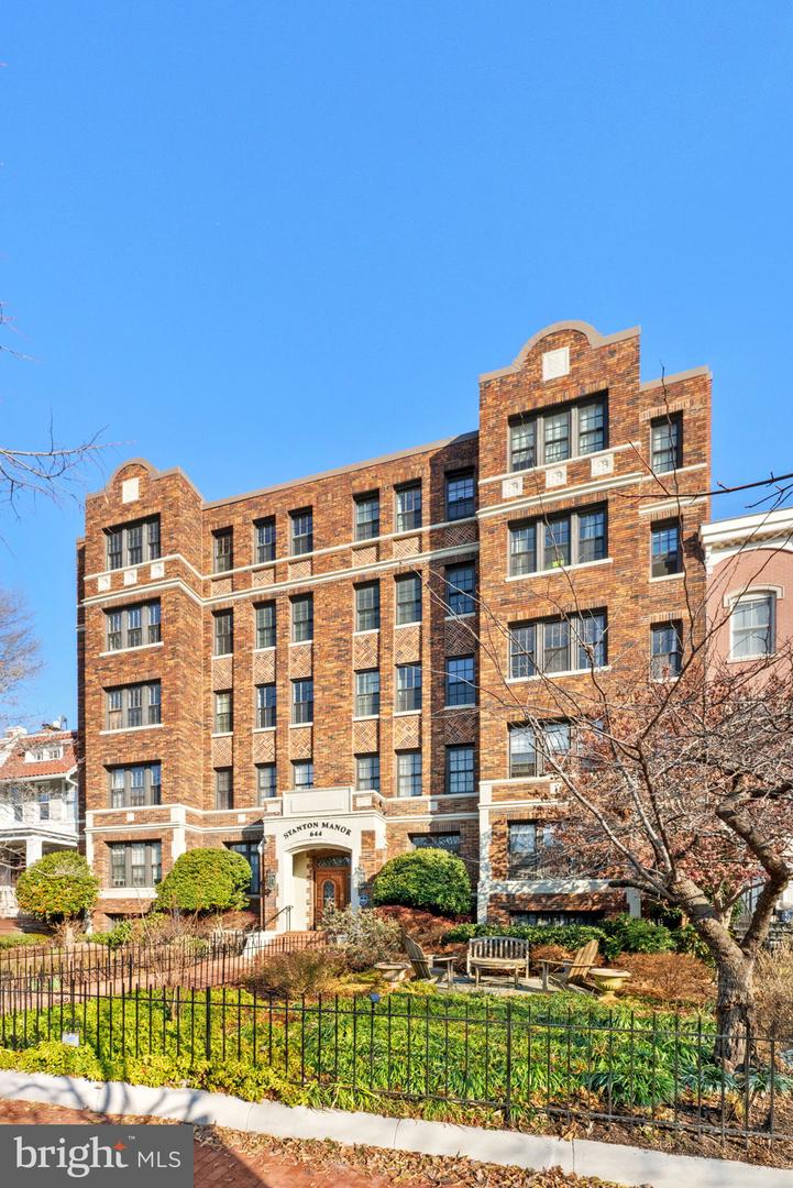 644 MASSACHUSETTS AVE NE #406, WASHINGTON, District Of Columbia 20002, ,1 BathroomBathrooms,Residential,For sale,644 MASSACHUSETTS AVE NE #406,DCDC2235712 MLS # DCDC2235712